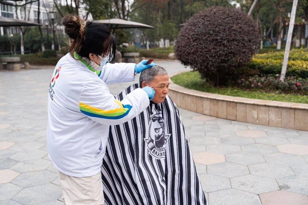 绿色小屋已有2000多人去过开元棋牌海宁洛塘河边出现漂亮(图2)